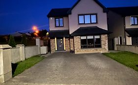 1 Luxurious Room In Family Home